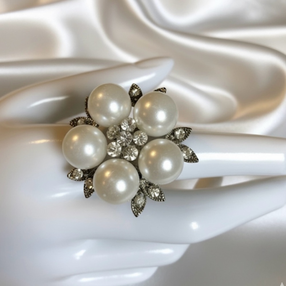 Statement Pearl & Rhinestone Flower Ring - Picture 2 of 12